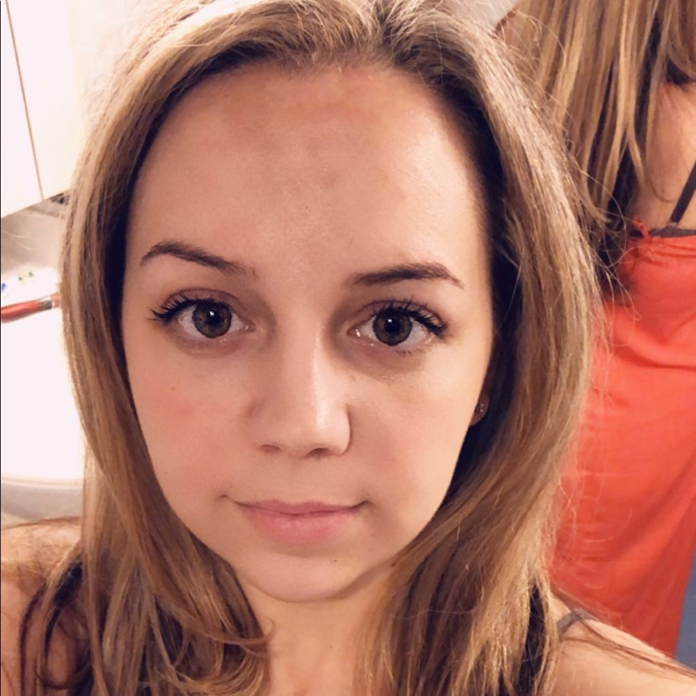 Meet your Posher, Lauren